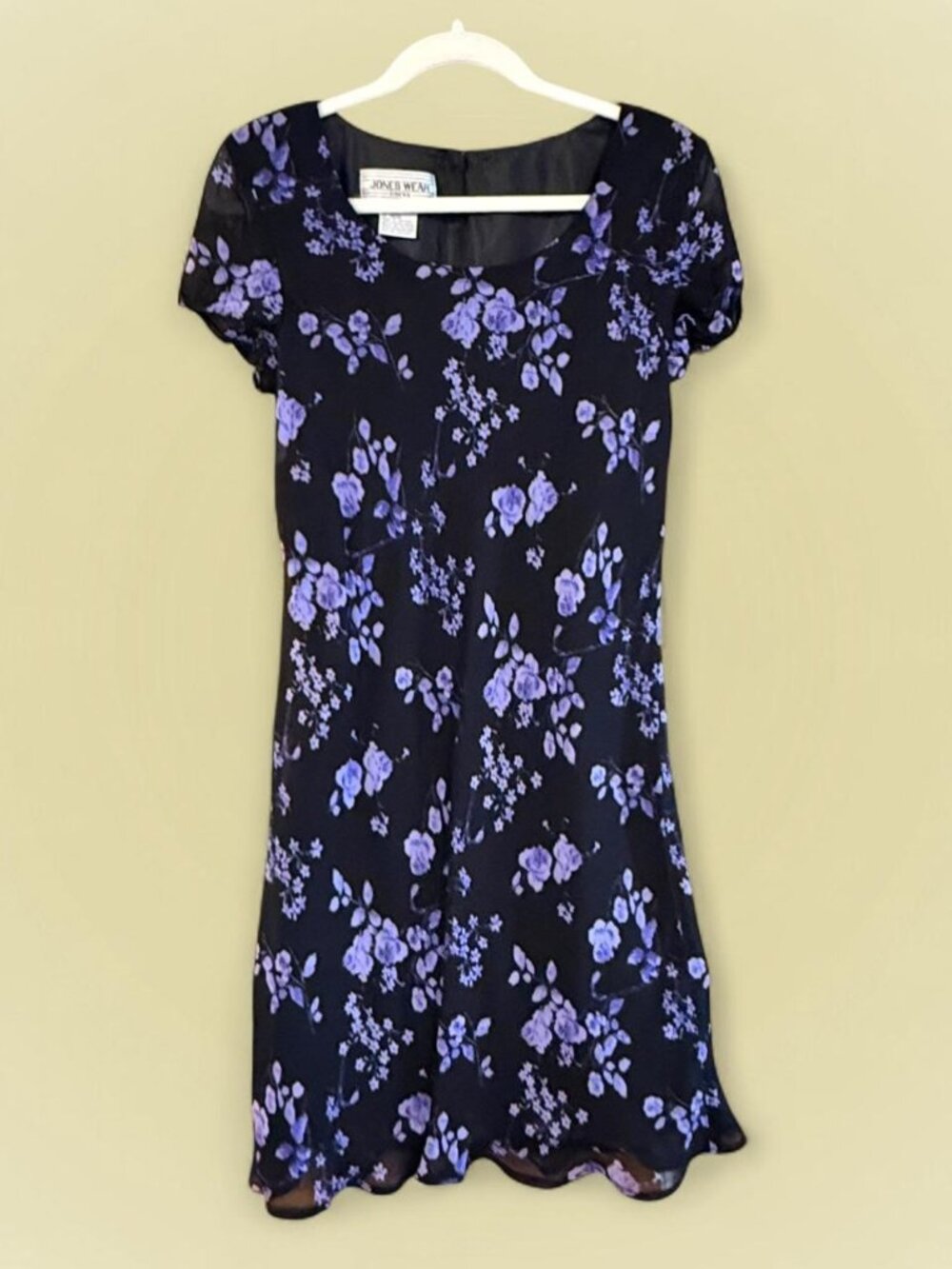 VTG Black and purple floral short sleeve dress